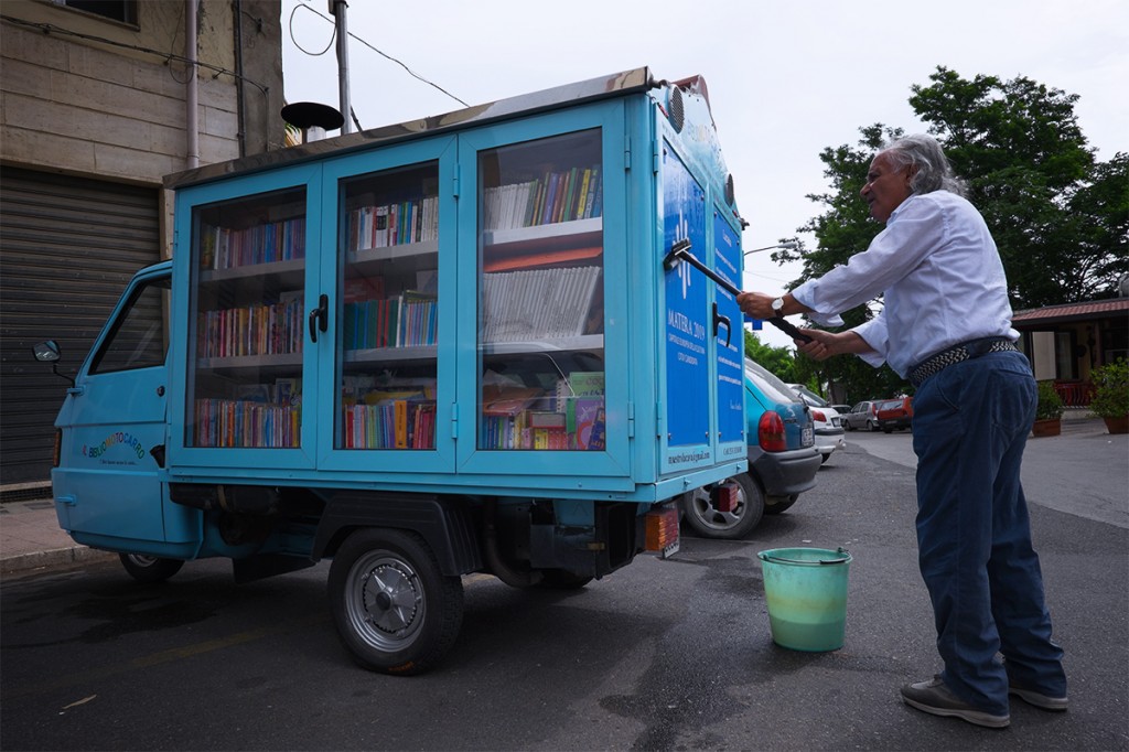 Il lavaggio del Bibliomotocarro