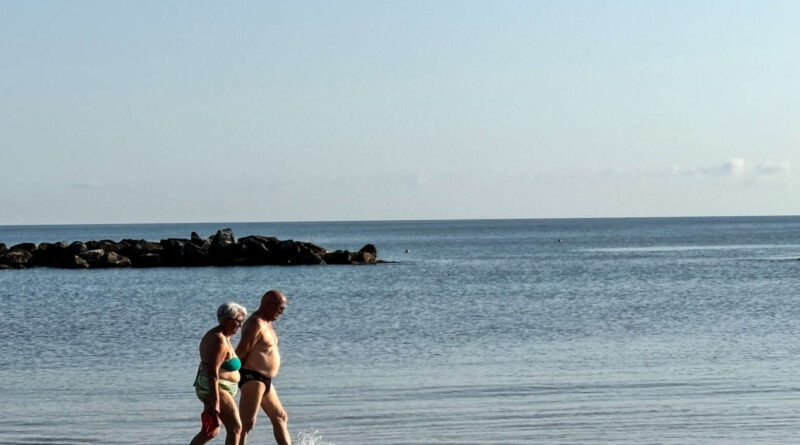 Che cosa si fa al mare? Che cosa si fa al mare?